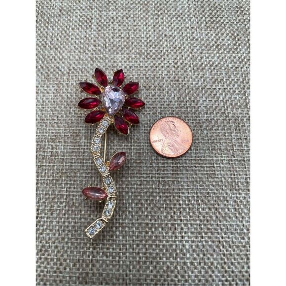 Monet Gem Flower Pin Red and Pink on Gold-tone Grandma Style - Picture 5 of 10